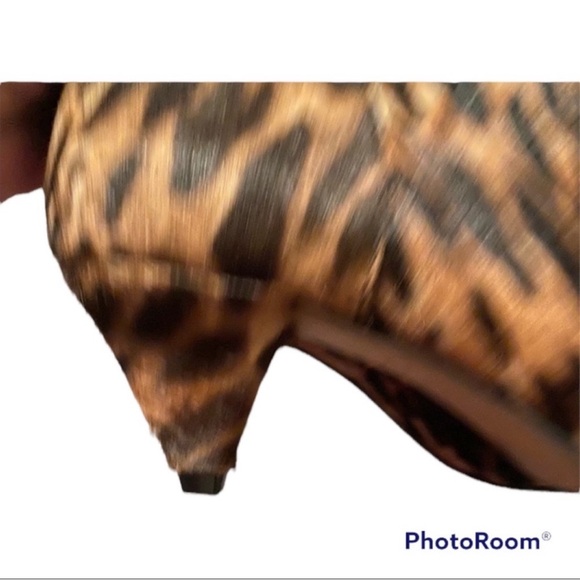 Vince Camuto Rastal 3 leopard print boots - new with tags - Picture 3 of 9